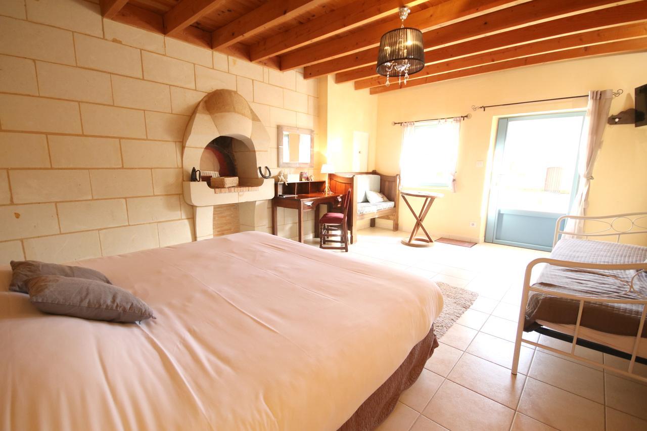 Chambres D'Hotes Les Delices De La Roche Louresse-Rochemenier Extérieur photo