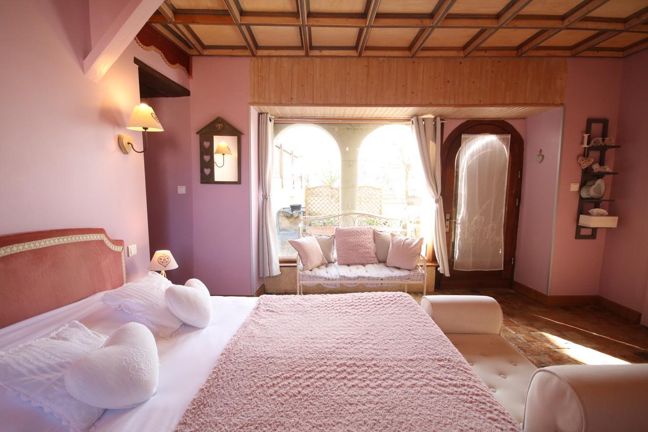 Chambres D'Hotes Les Delices De La Roche Louresse-Rochemenier Extérieur photo