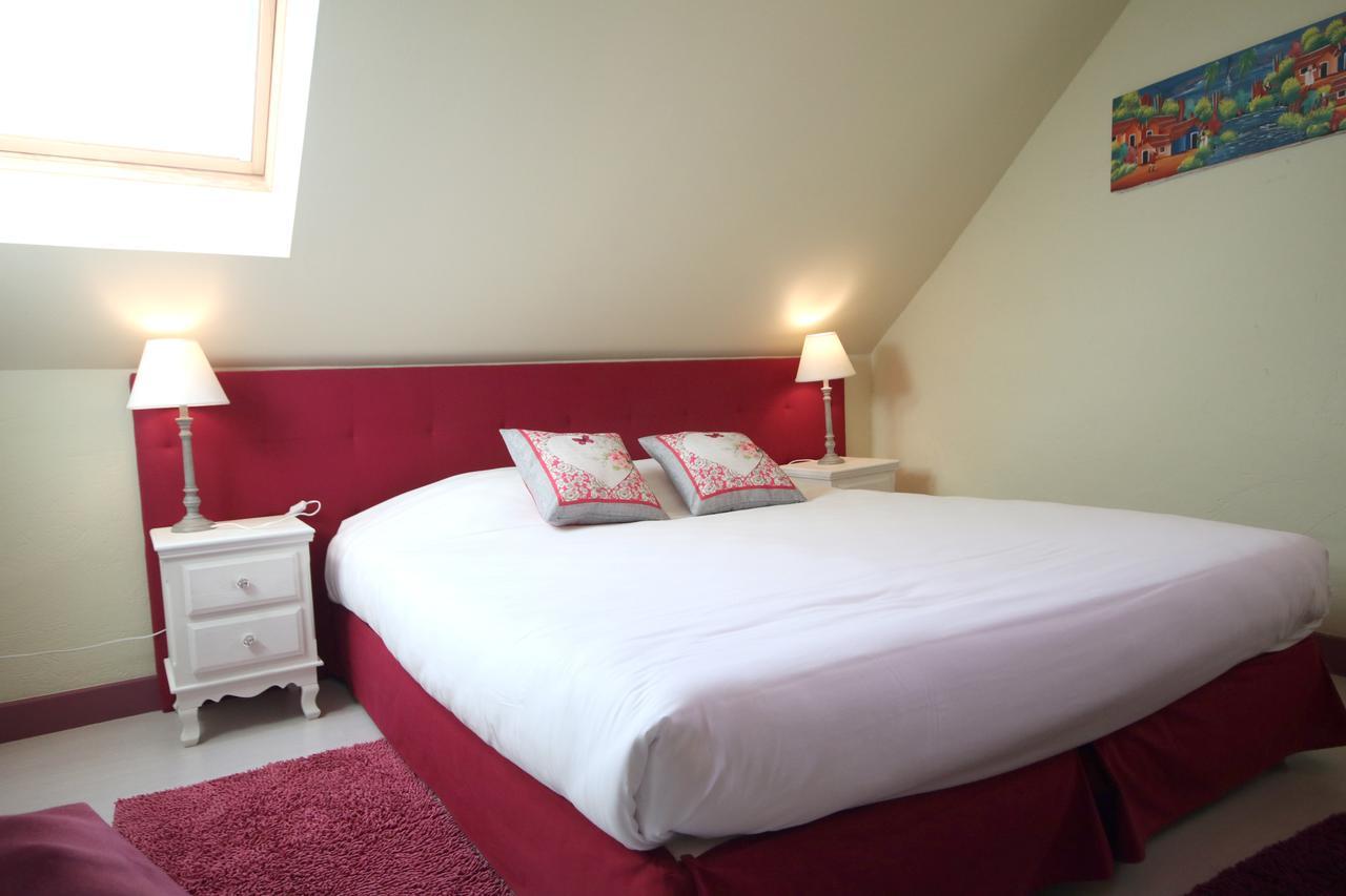 Chambres D'Hotes Les Delices De La Roche Louresse-Rochemenier Extérieur photo